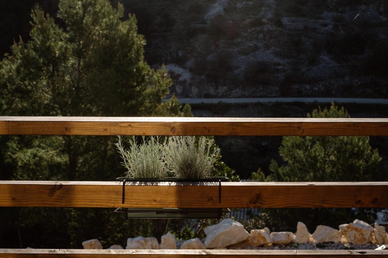 Nature House With A Wooden Porch - Pasika, House Tonka Pucisca Εξωτερικό φωτογραφία