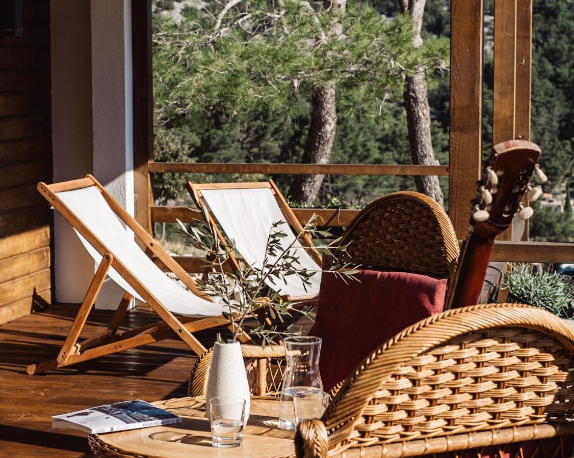 Nature House With A Wooden Porch - Pasika, House Tonka Pucisca Εξωτερικό φωτογραφία