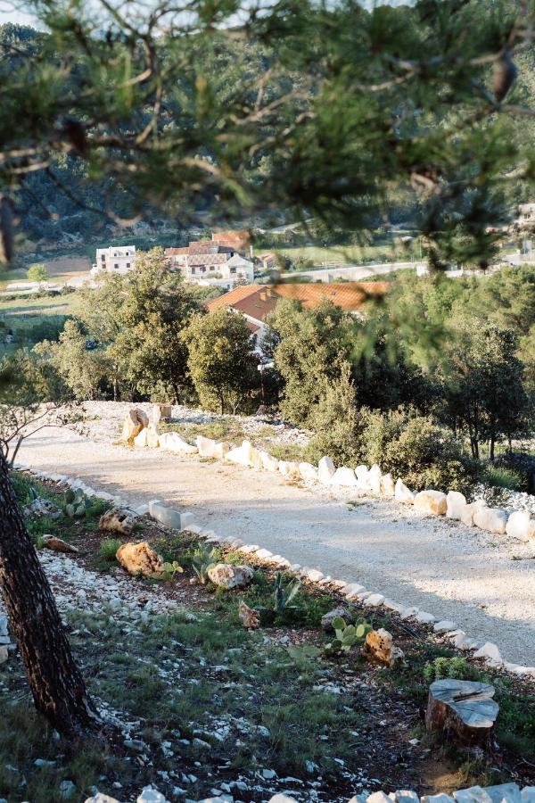 Nature House With A Wooden Porch - Pasika, House Tonka Pucisca Εξωτερικό φωτογραφία